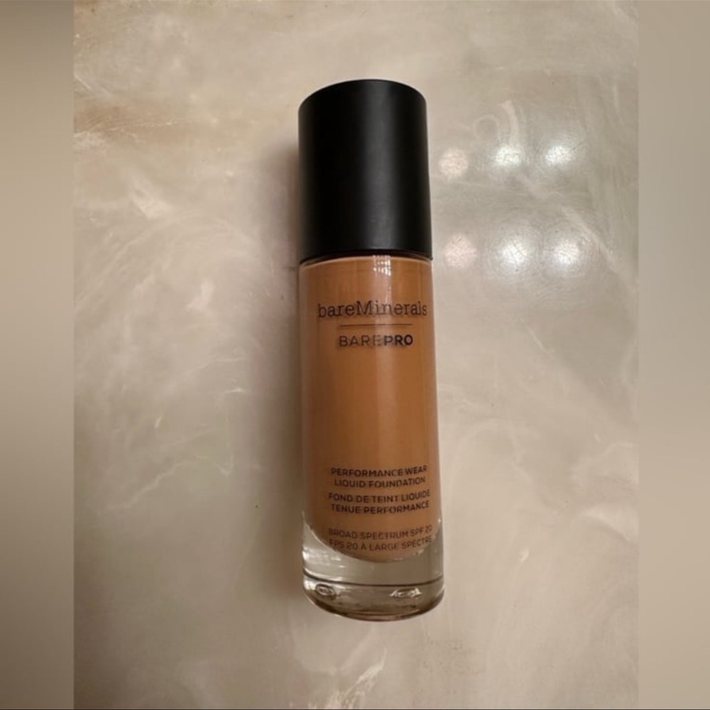 bareMinerals BAREPRO Performance Wear Liquid Foundation - Warm Tan